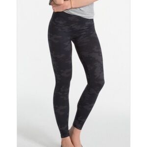 SPANX Look At me Sz Medium Camo